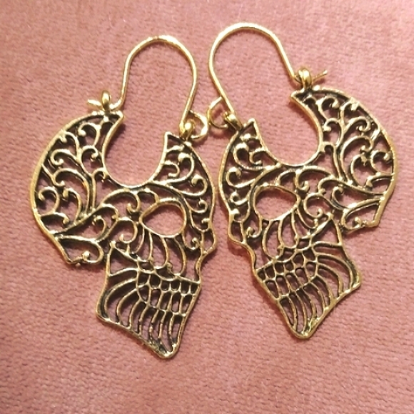 Gold Candy Skull Filigree Earrings Gothic Goth Skulls Day of the Dead Cutout New - Picture 1 of 11
